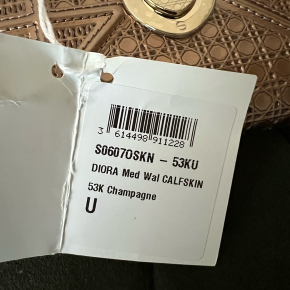 New! Christian Dior mettalic Patent Wallet - Picture 8 of 8